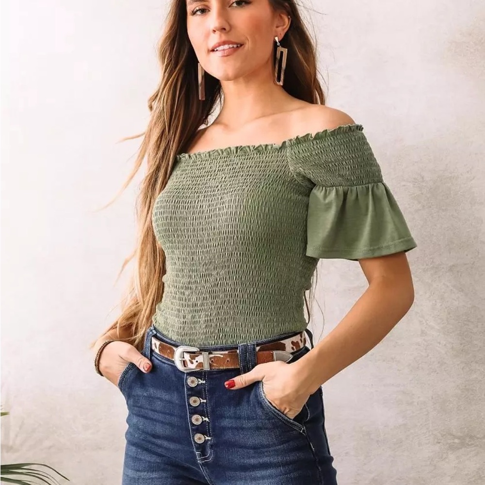 Willow and Root ruffle trim top